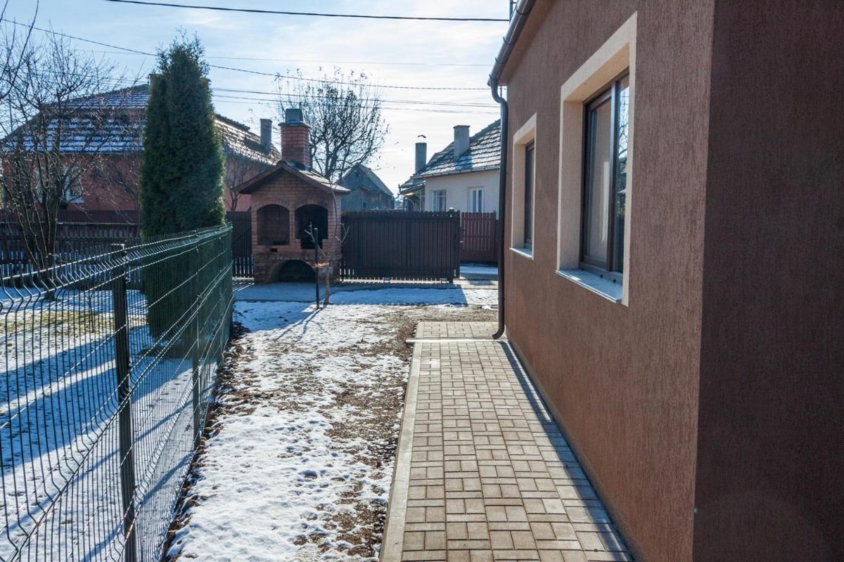 Vila Eross Kulcsoshaz Lăzarea Exteriér fotografie