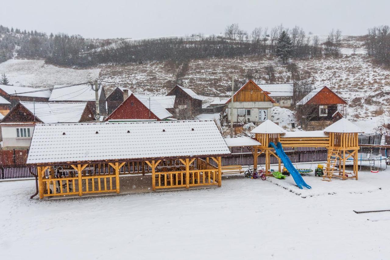 Vila Eross Kulcsoshaz Lăzarea Exteriér fotografie