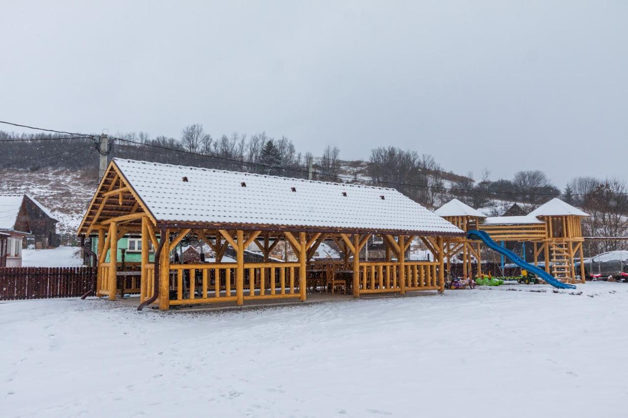 Vila Eross Kulcsoshaz Lăzarea Exteriér fotografie