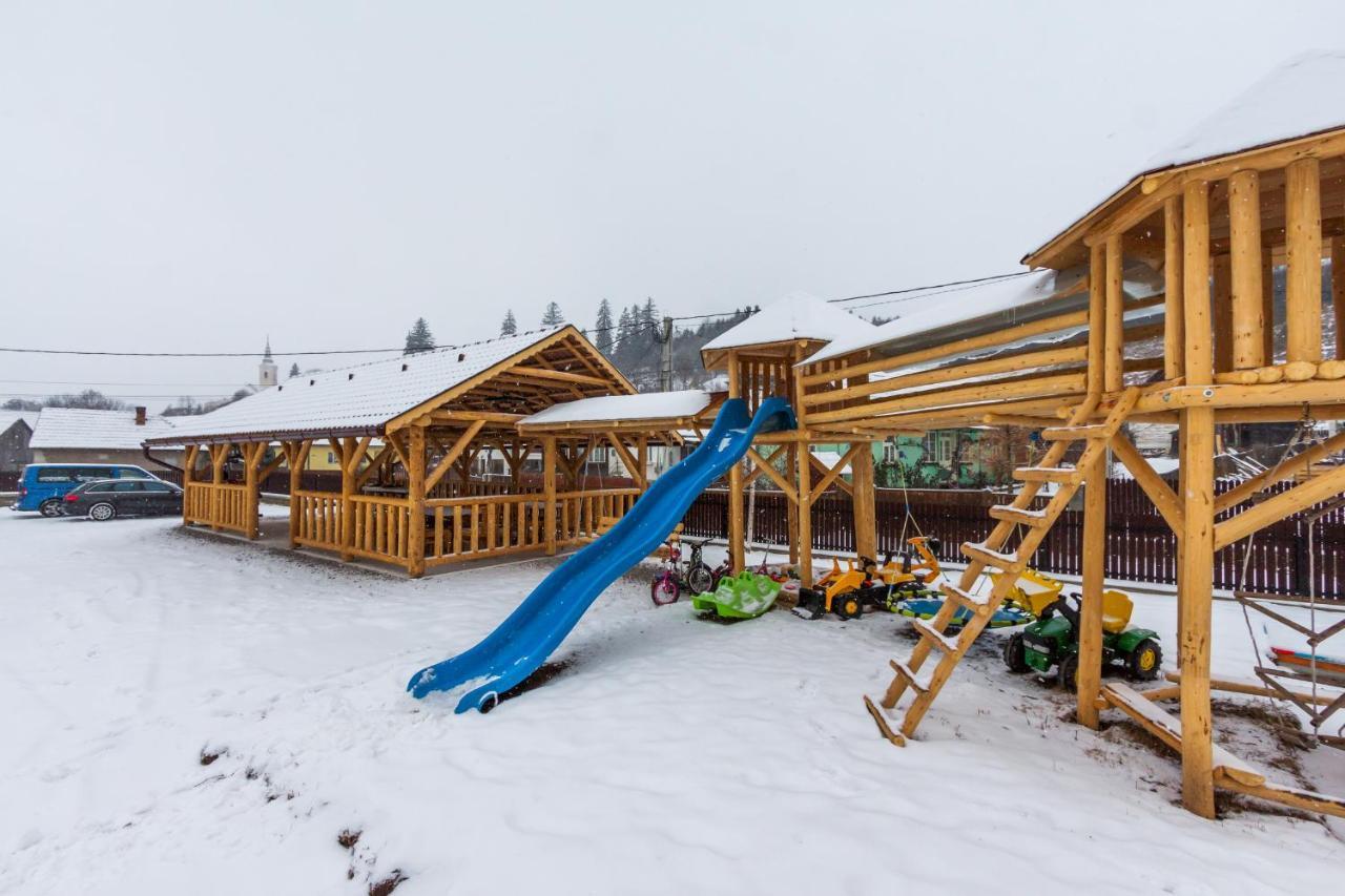 Vila Eross Kulcsoshaz Lăzarea Exteriér fotografie