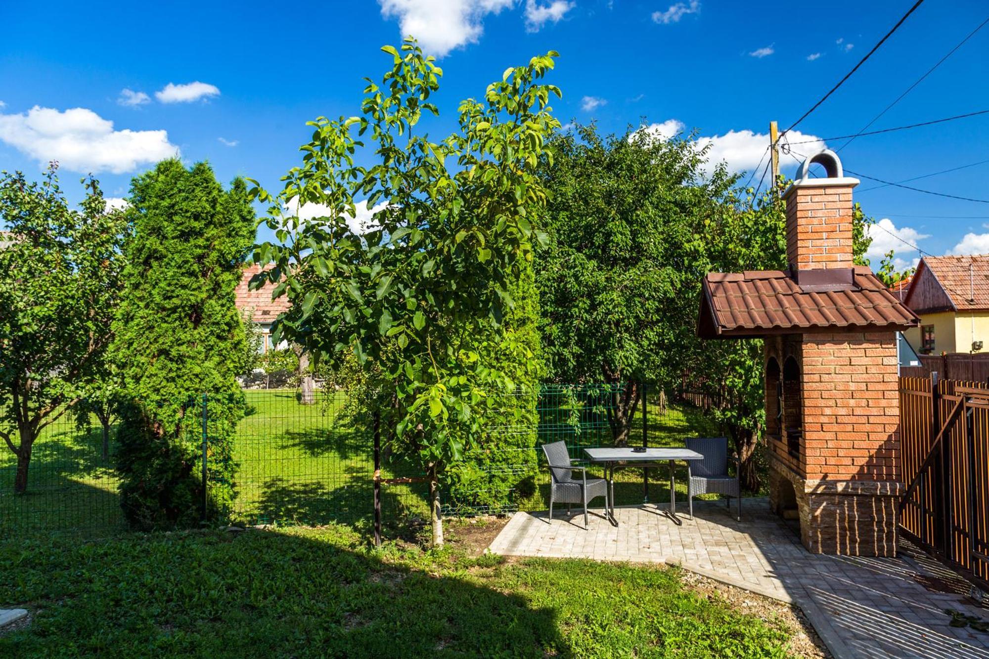 Vila Eross Kulcsoshaz Lăzarea Exteriér fotografie