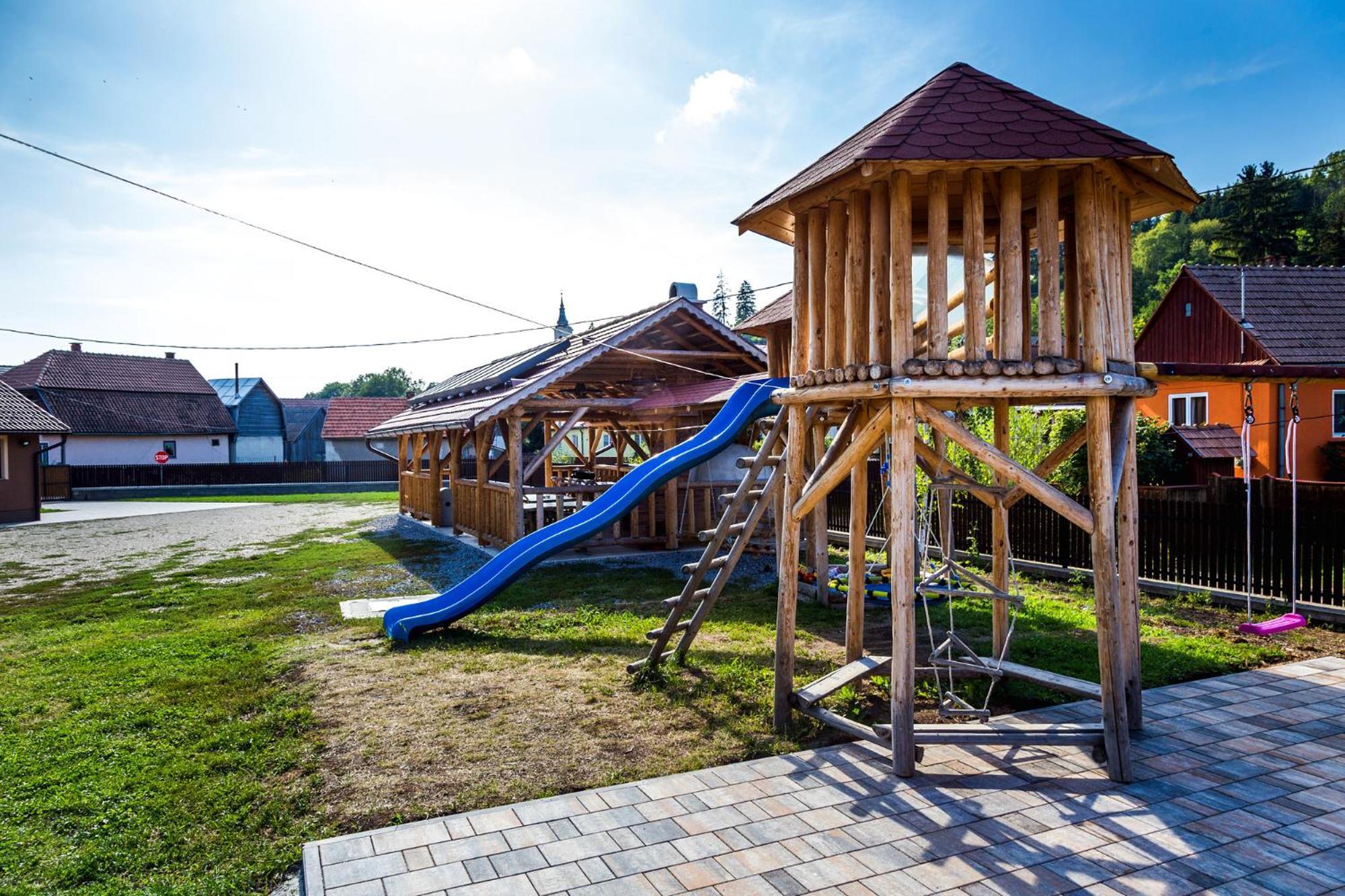 Vila Eross Kulcsoshaz Lăzarea Exteriér fotografie