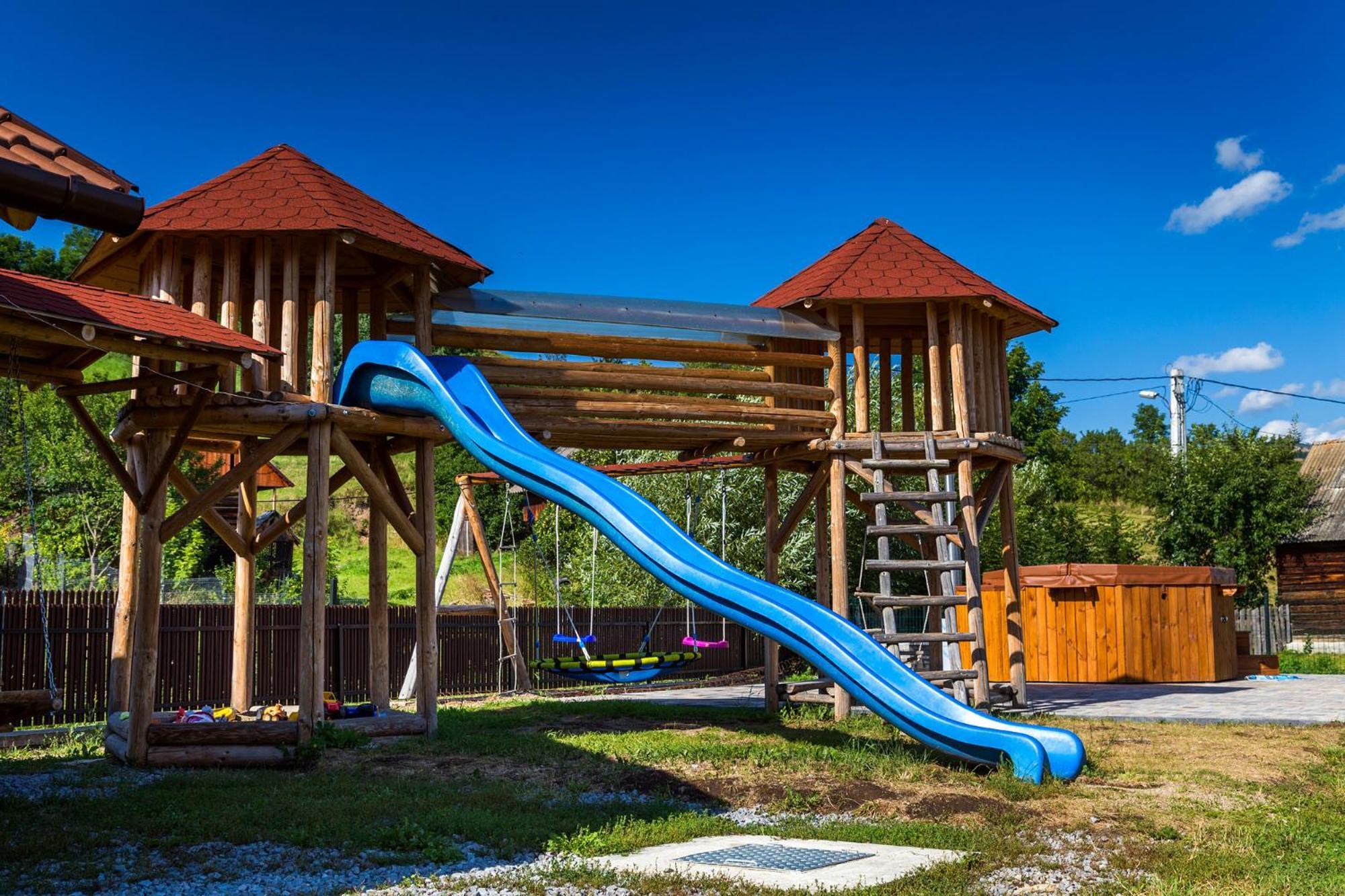 Vila Eross Kulcsoshaz Lăzarea Exteriér fotografie