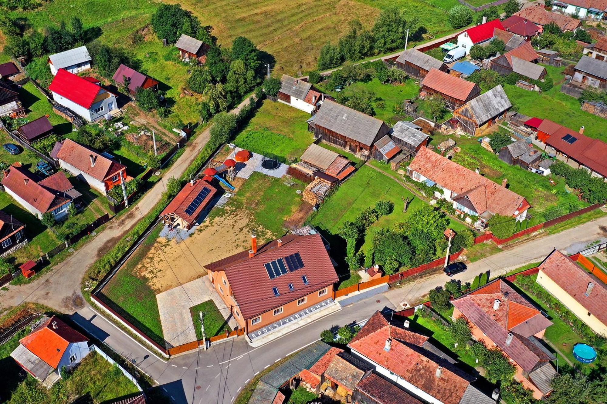 Vila Eross Kulcsoshaz Lăzarea Exteriér fotografie