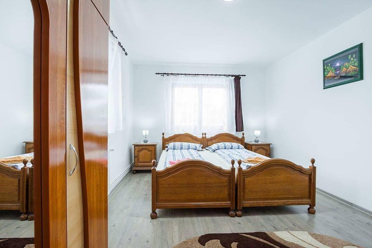 Vila Eross Kulcsoshaz Lăzarea Exteriér fotografie